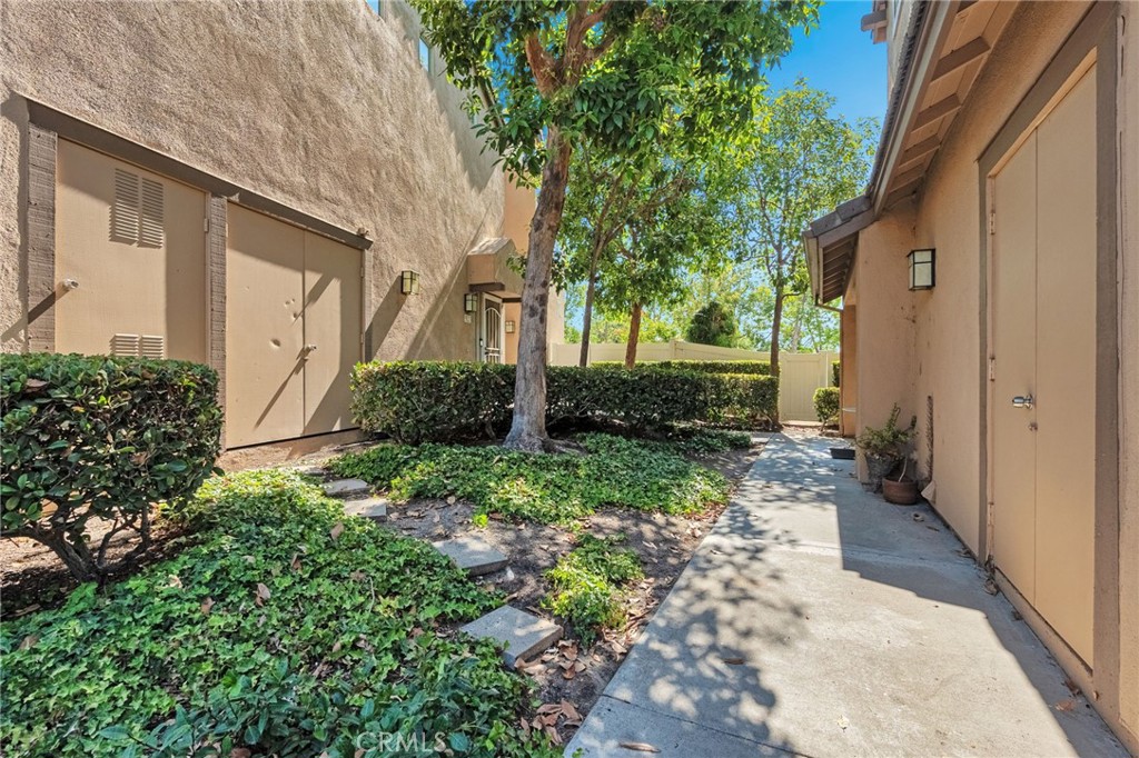 922 S Country Glen Way