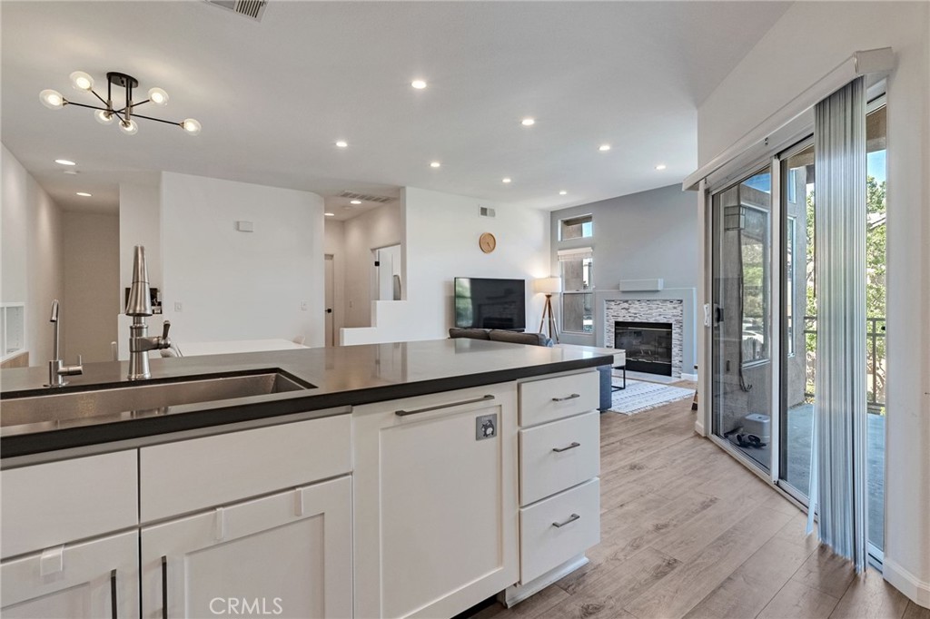 922 S Country Glen Way