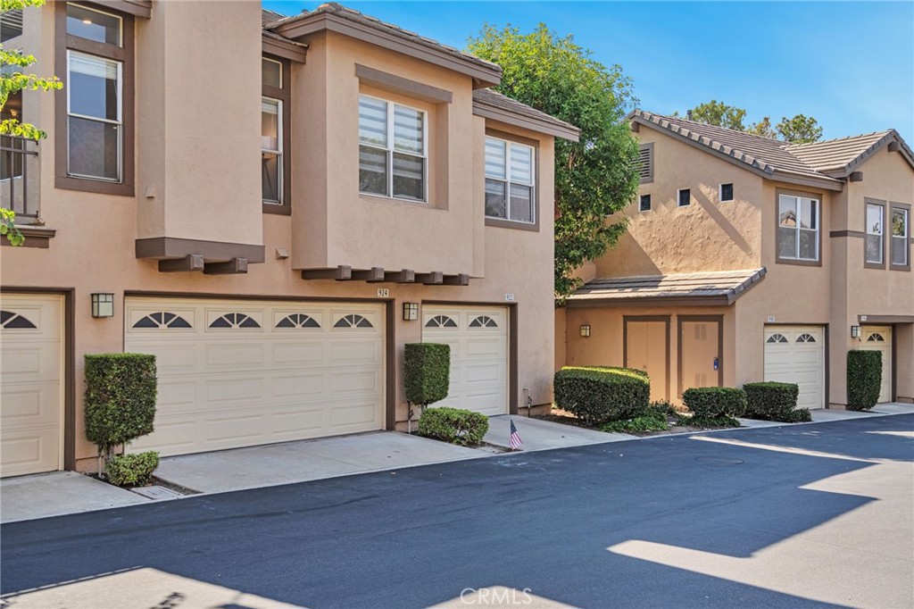 922 S Country Glen Way