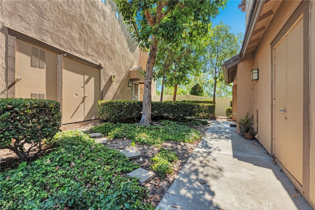 922 S Country Glen Way