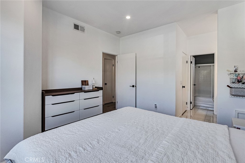 922 S Country Glen Way