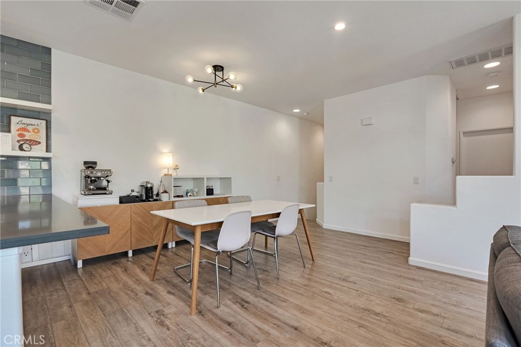 922 S Country Glen Way