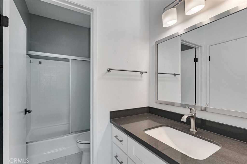 922 S Country Glen Way