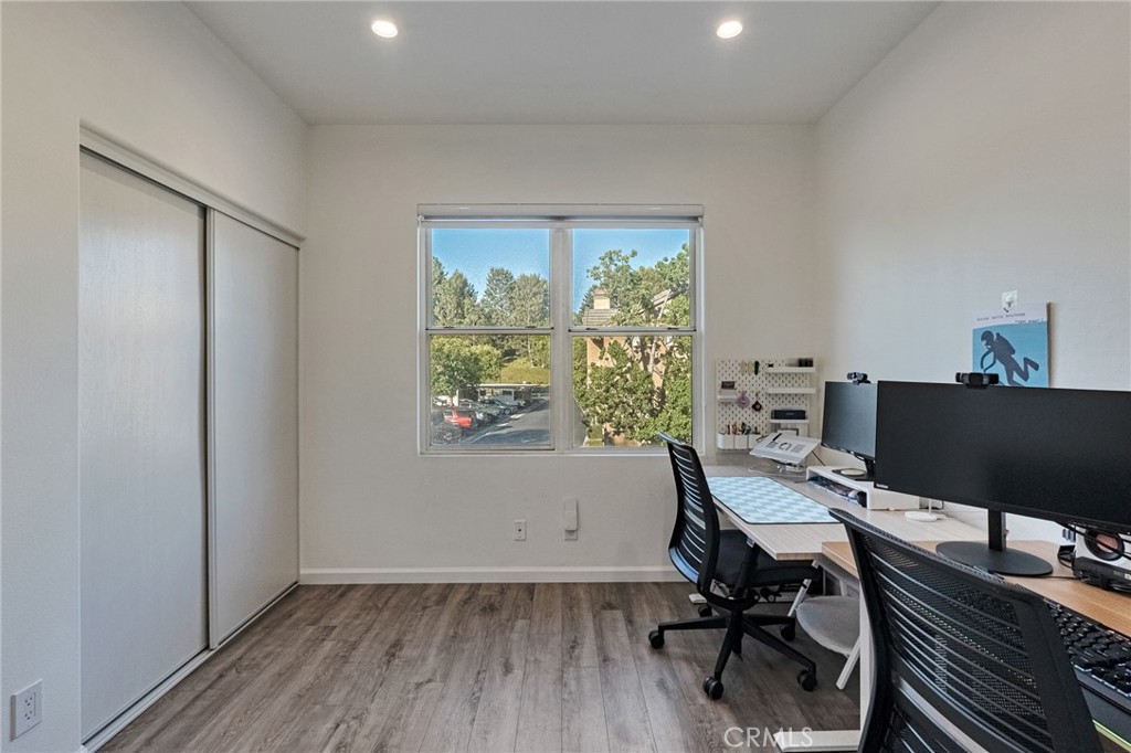 922 S Country Glen Way