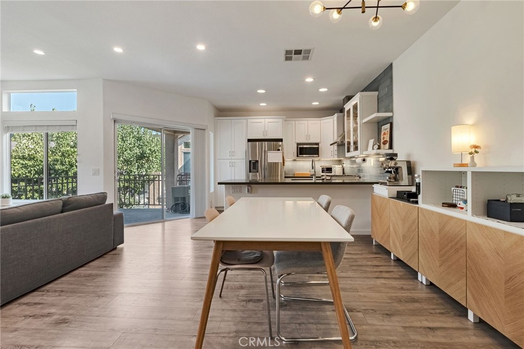 922 S Country Glen Way