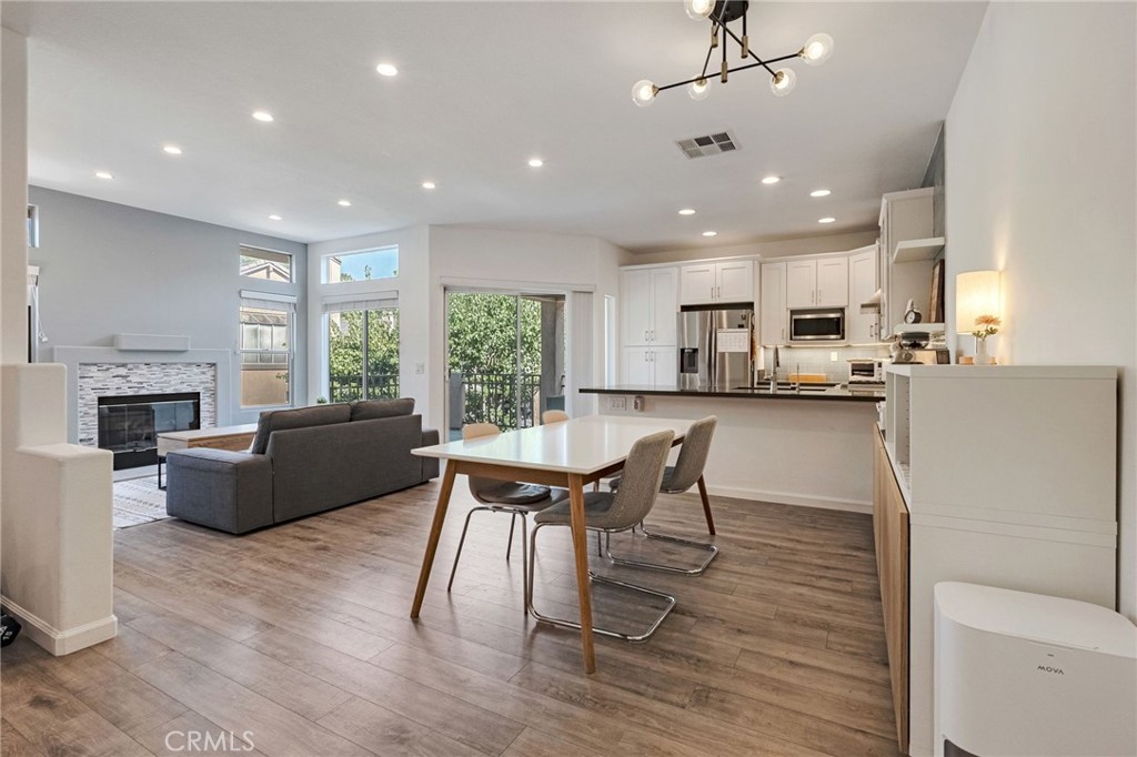 922 S Country Glen Way