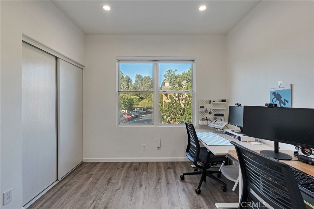 922 S Country Glen Way