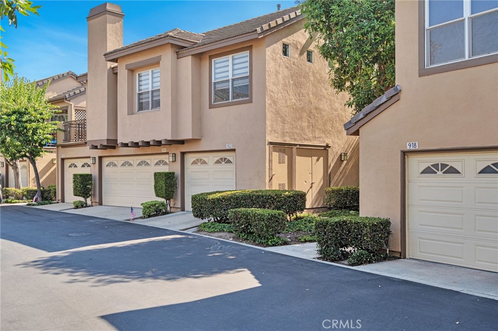 922 S Country Glen Way