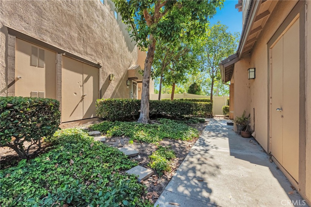 922 S Country Glen Way