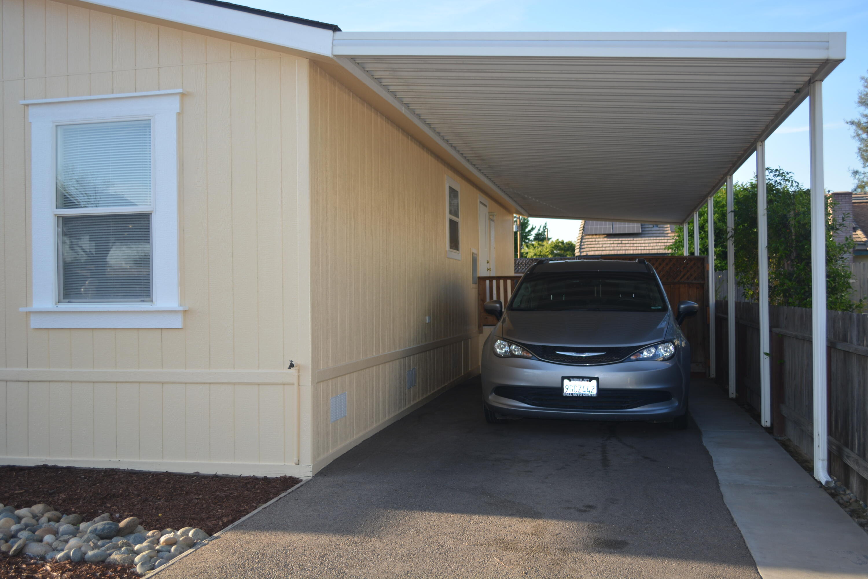 415 N Akers Street, 13
