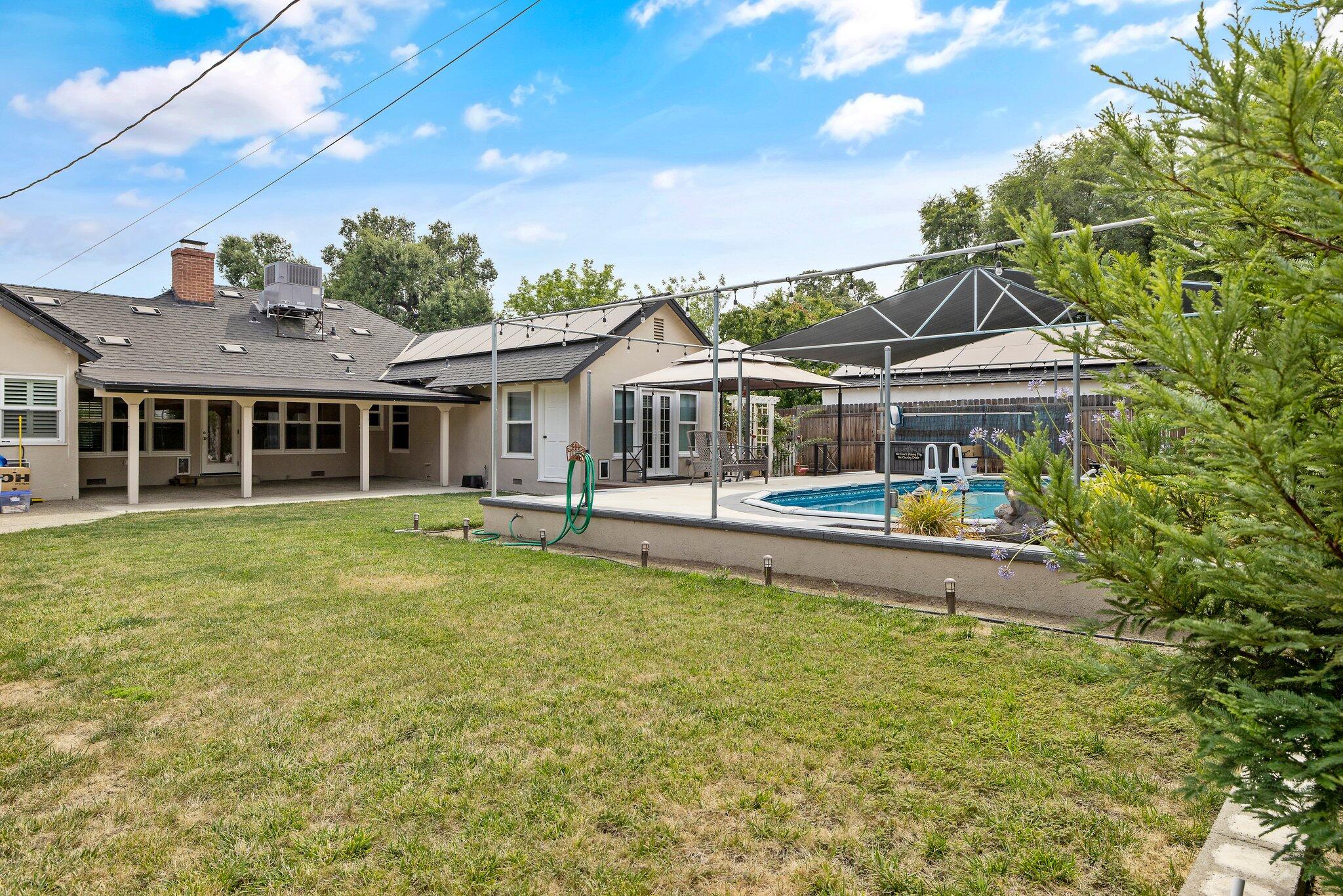 1708 W Beverly Drive