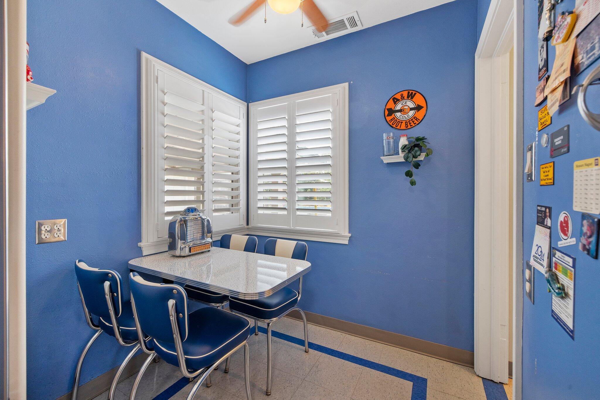 1708 W Beverly Drive