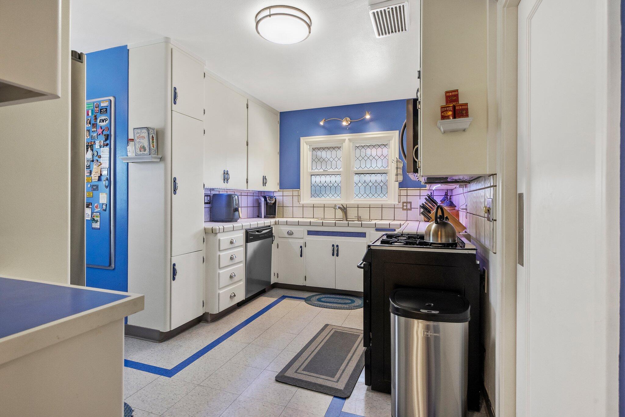 1708 W Beverly Drive