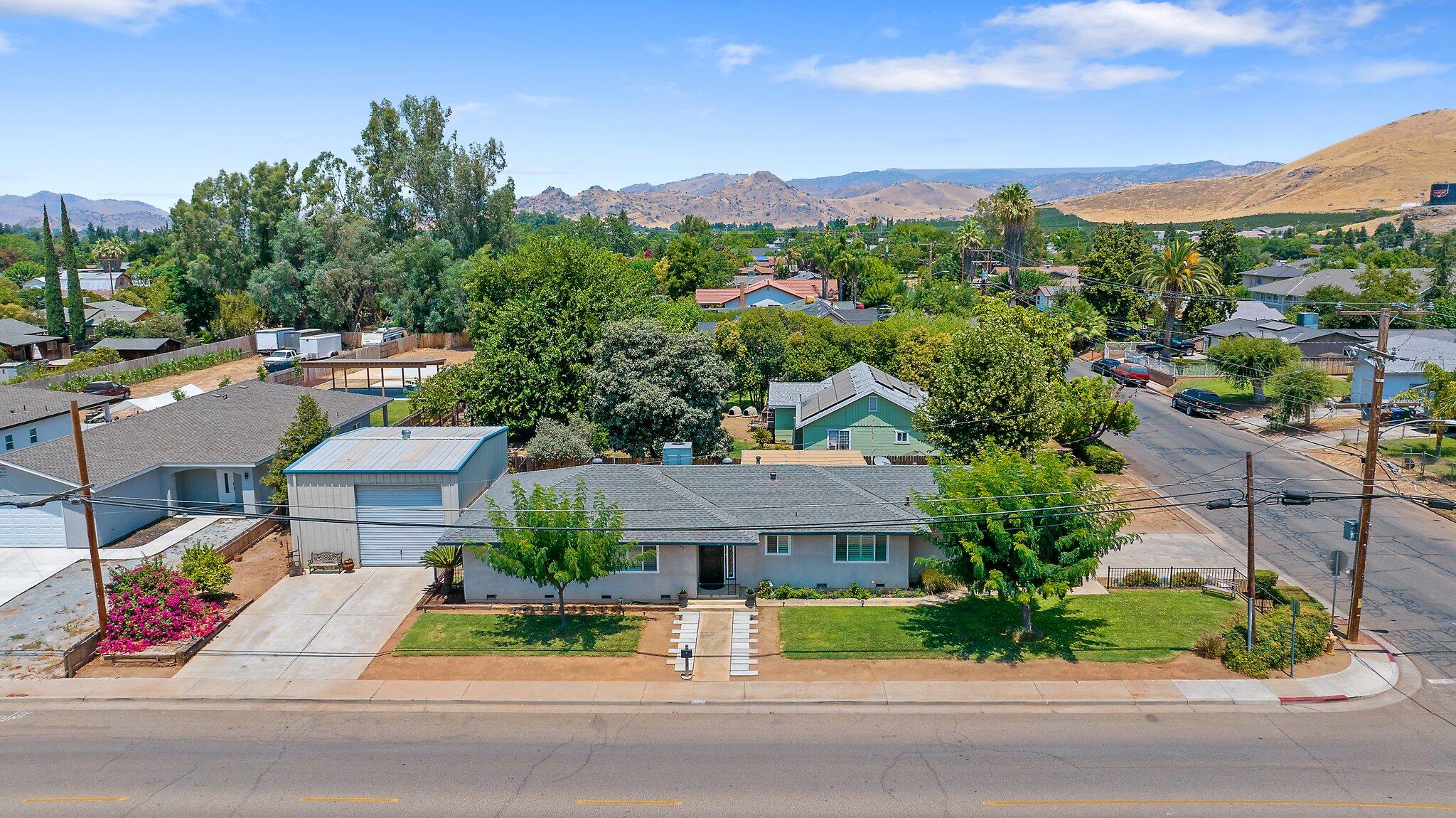 396 E Lakeview Avenue