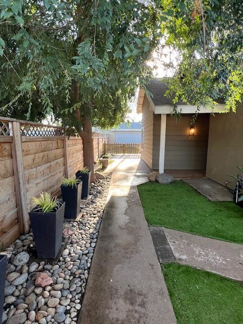 1827 S Cain Court