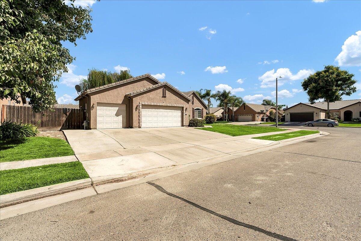 3044 S Spruce Court