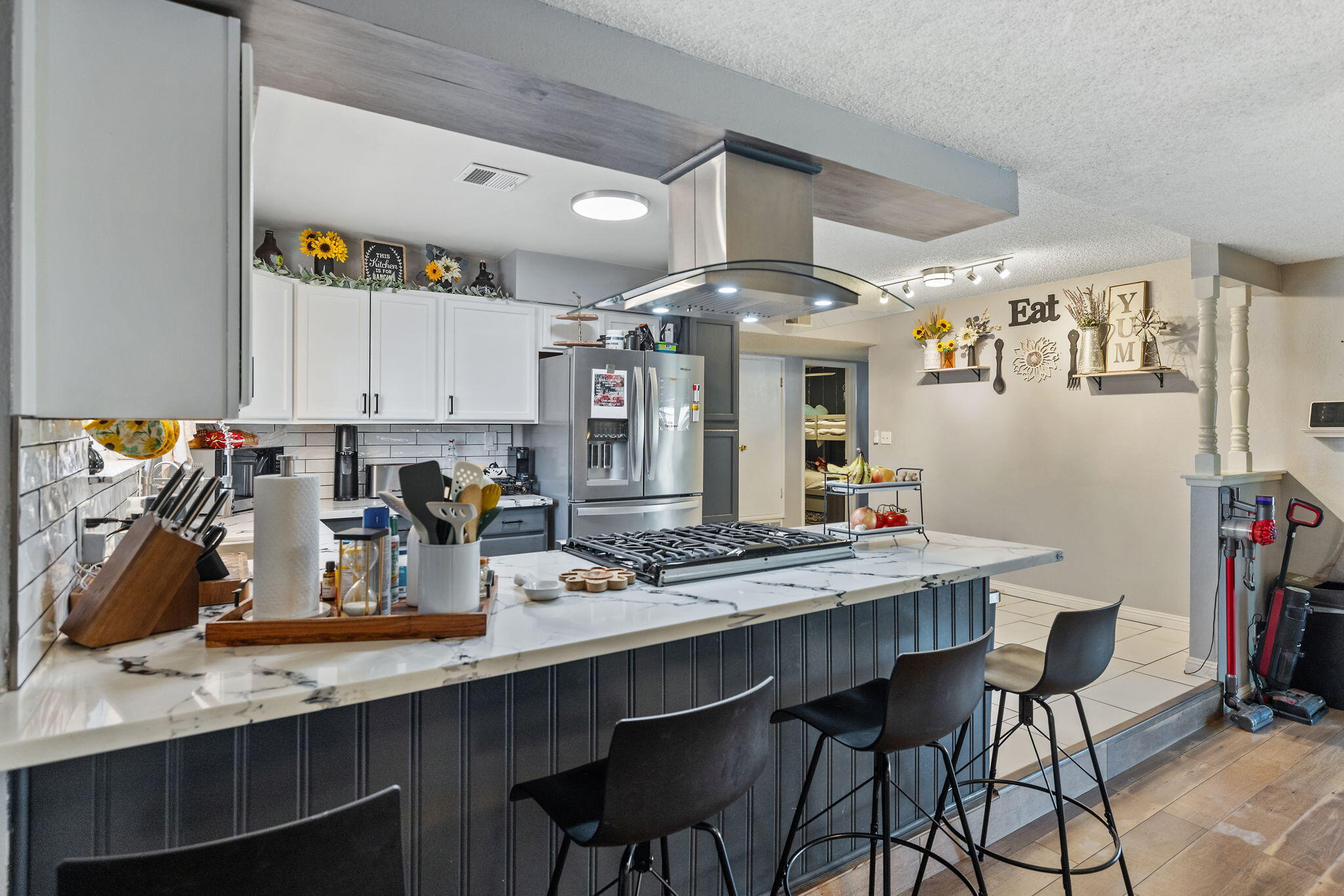 1134 W Harter Avenue