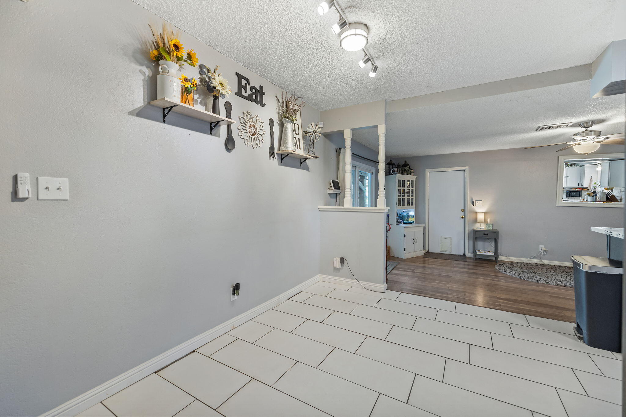 1134 W Harter Avenue