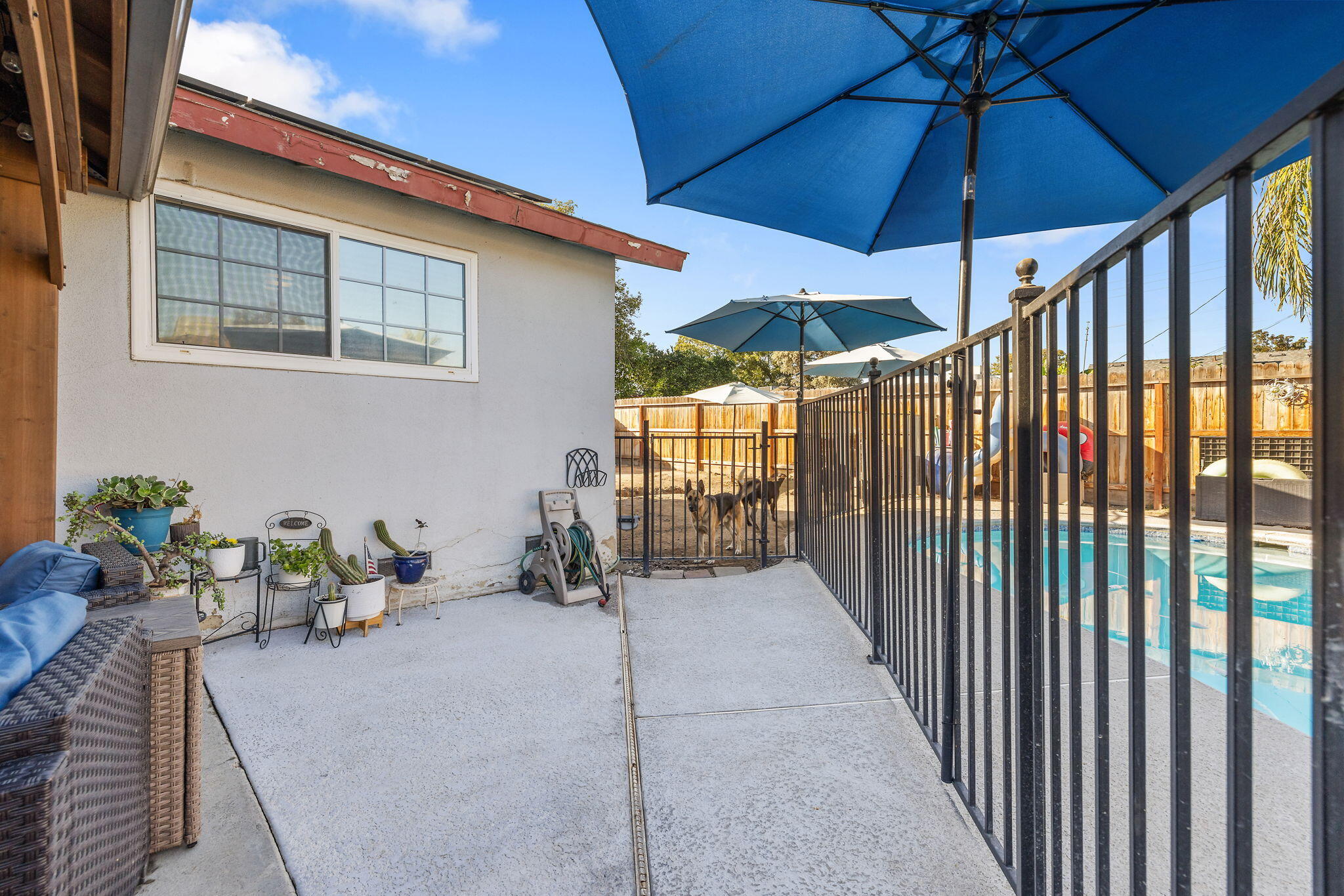 1134 W Harter Avenue