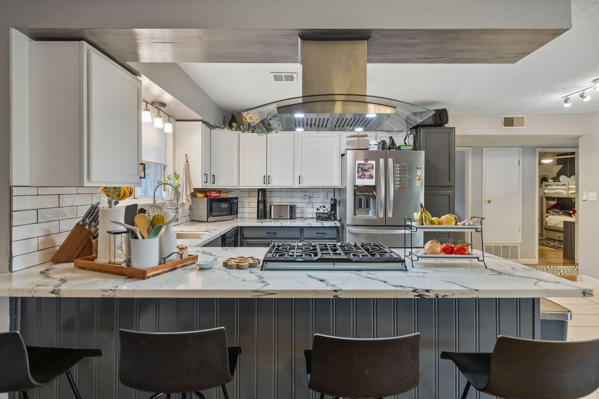 1134 W Harter Avenue