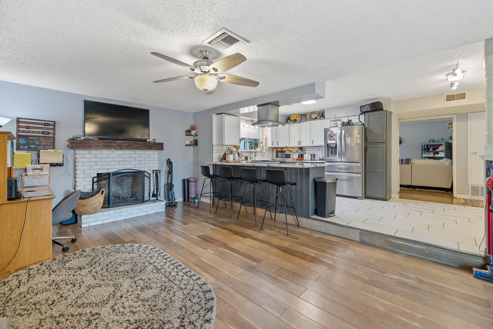 1134 W Harter Avenue