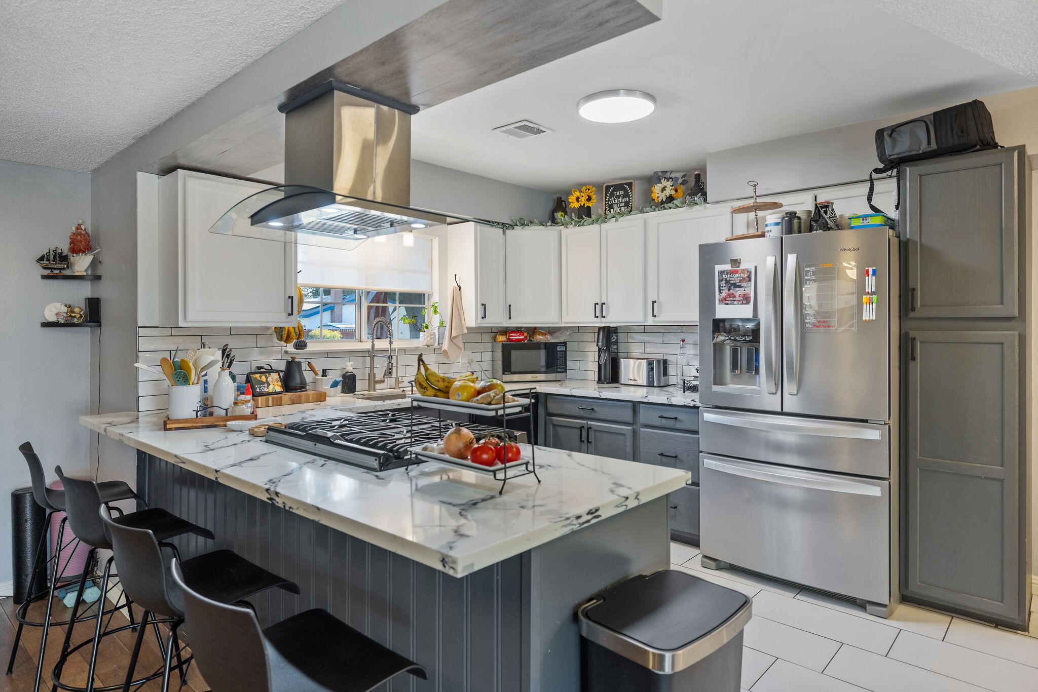 1134 W Harter Avenue