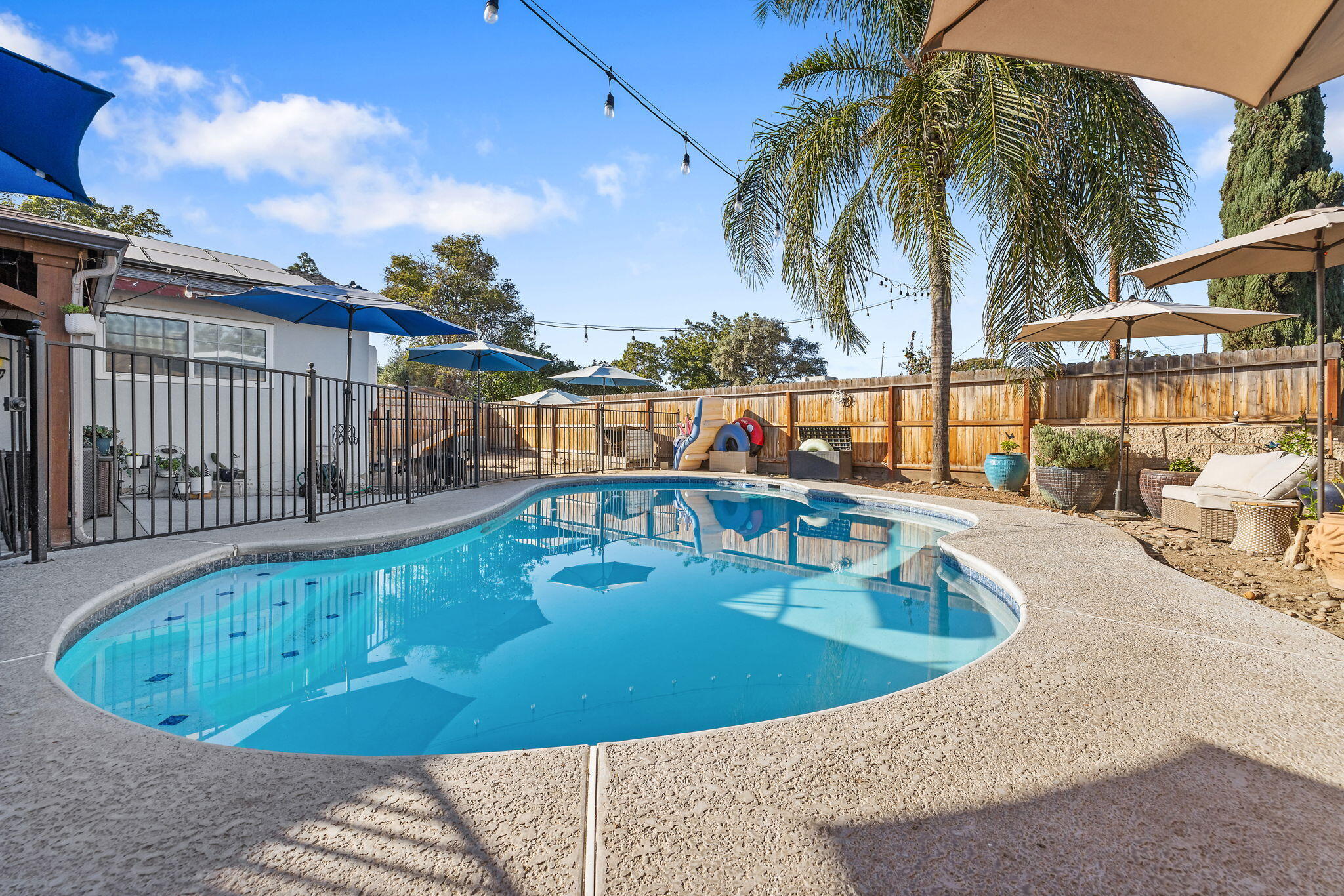 1134 W Harter Avenue