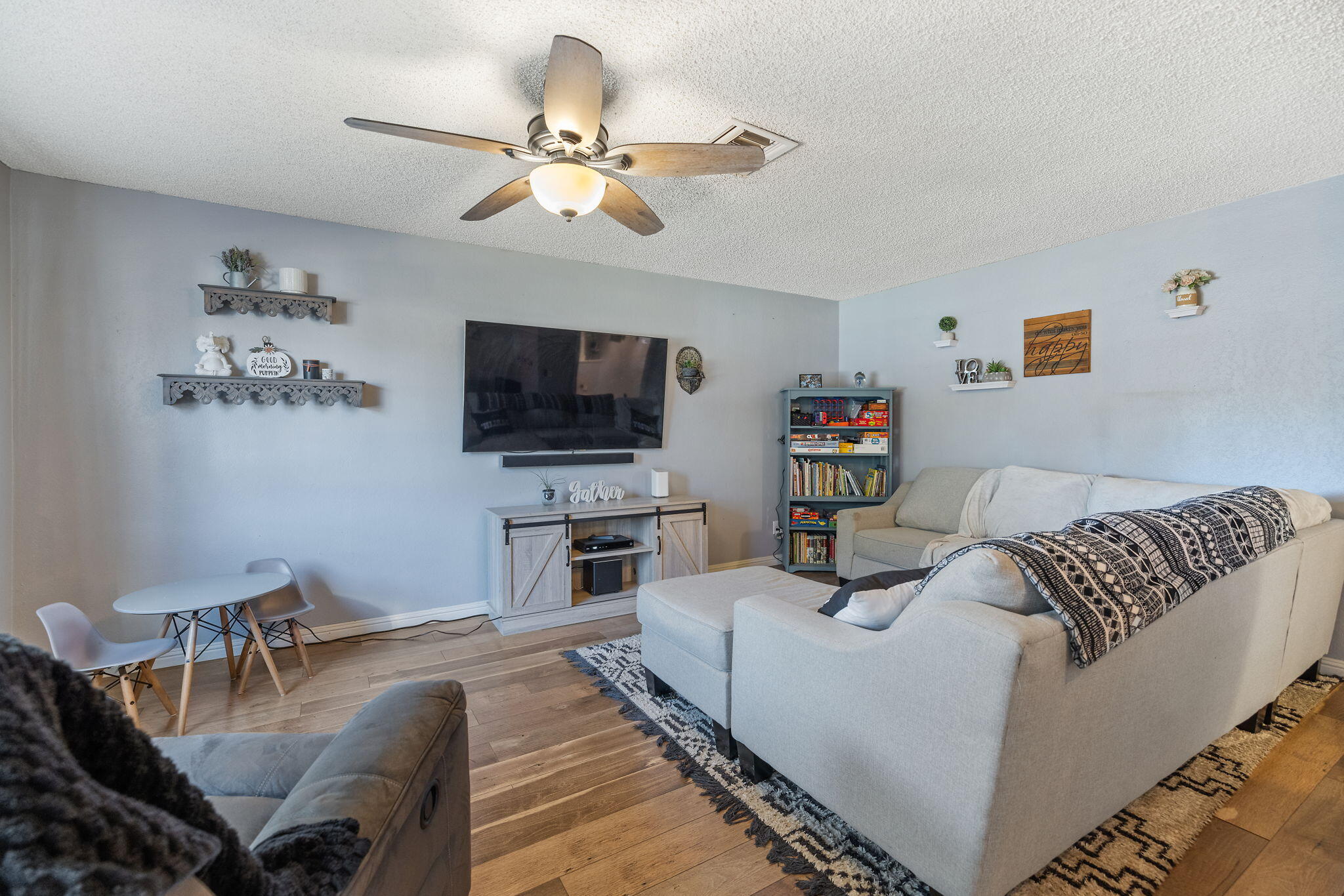 1134 W Harter Avenue