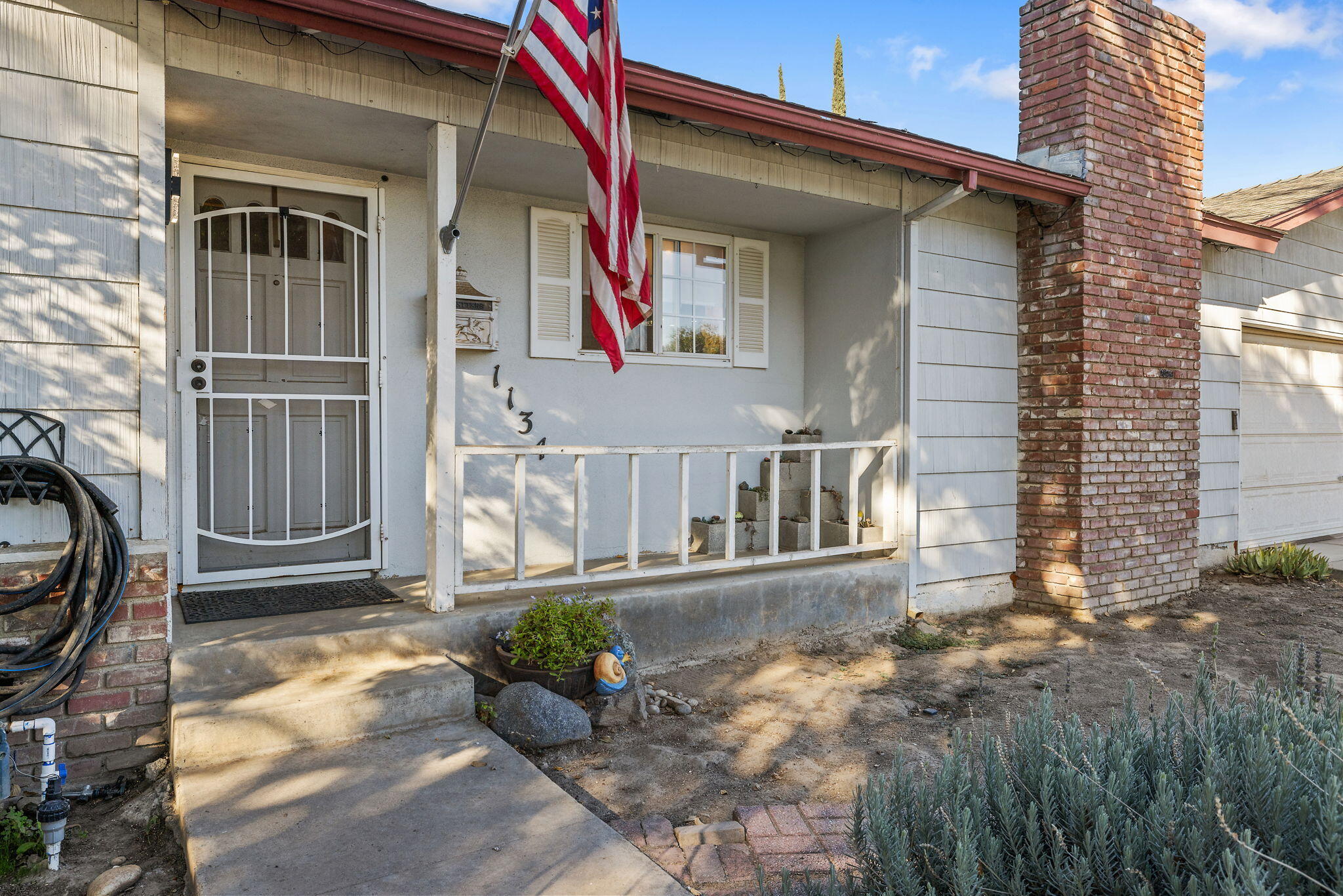 1134 W Harter Avenue