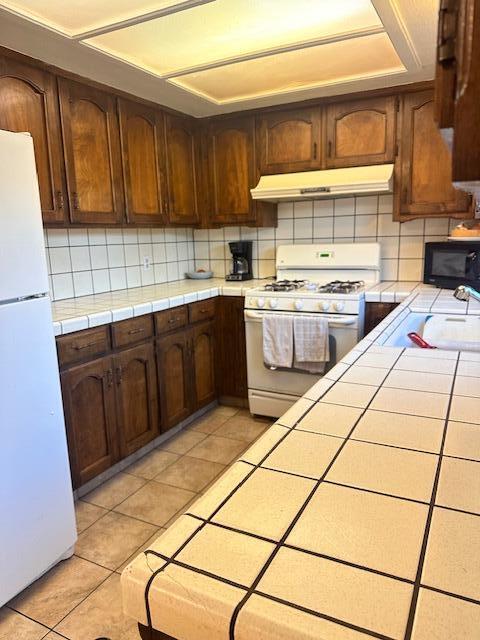 360 N Capitola Court, 4