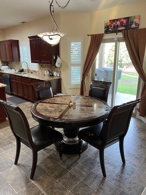 3242 W Oakridge Avenue W