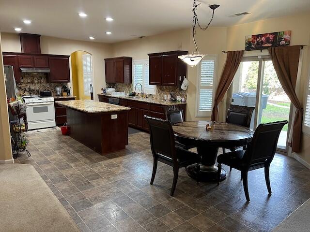 3242 W Oakridge Avenue W