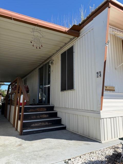 820 Chinowth Street, 73