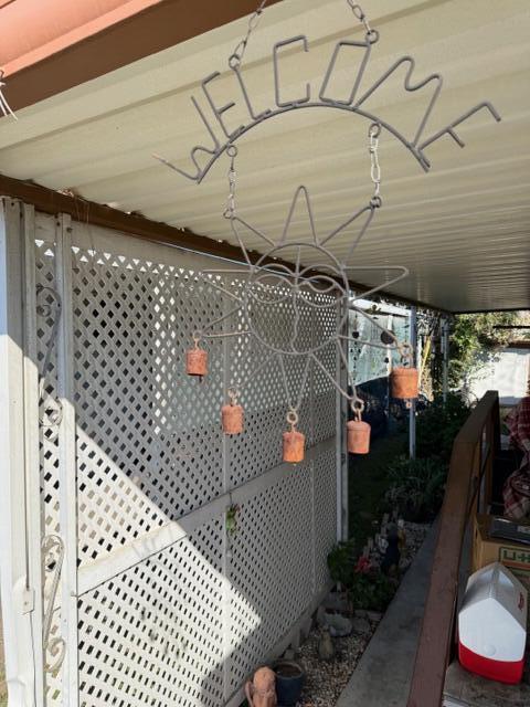 820 Chinowth Street, 73