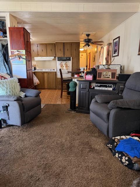 820 Chinowth Street, 73