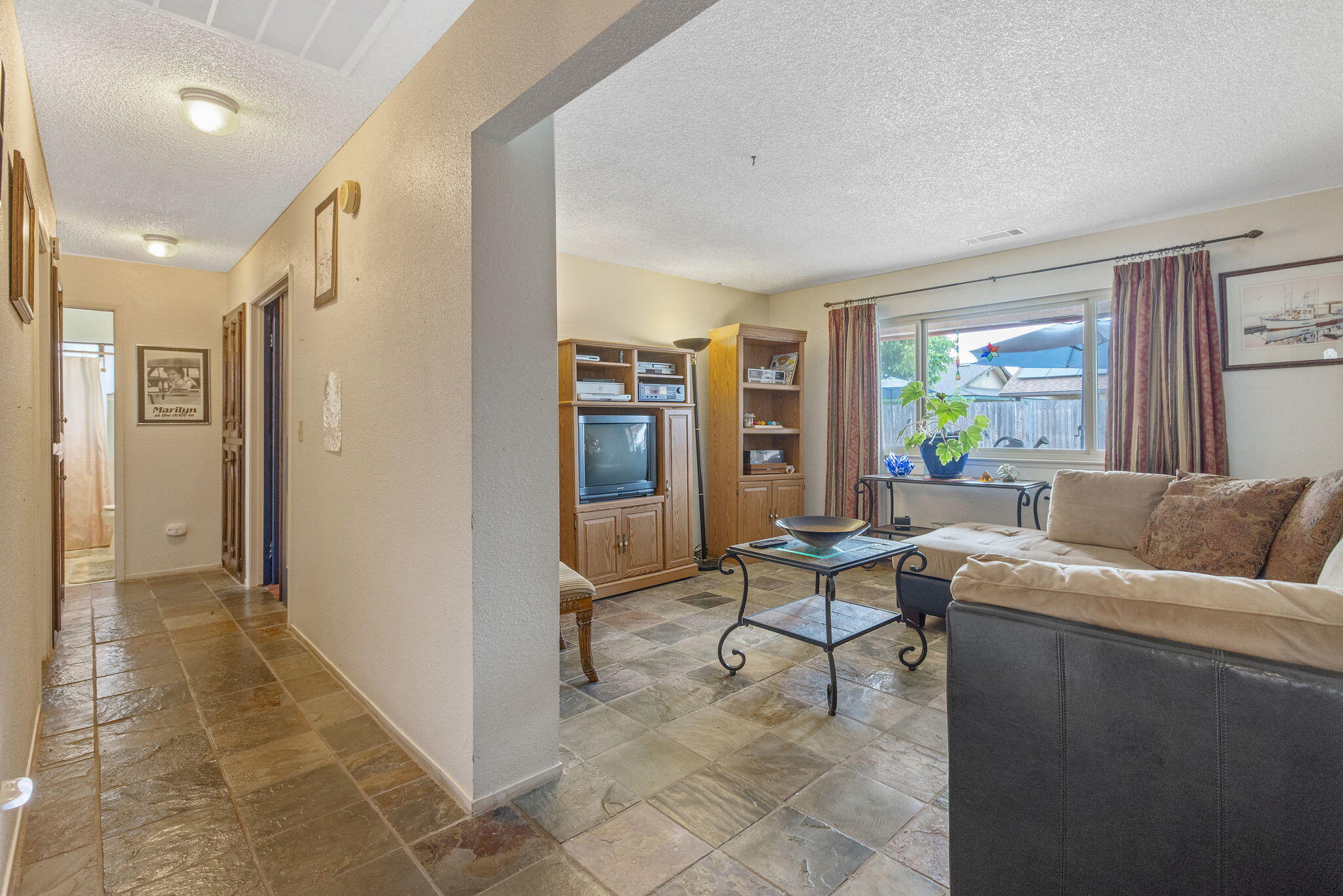 2636 S Conyer