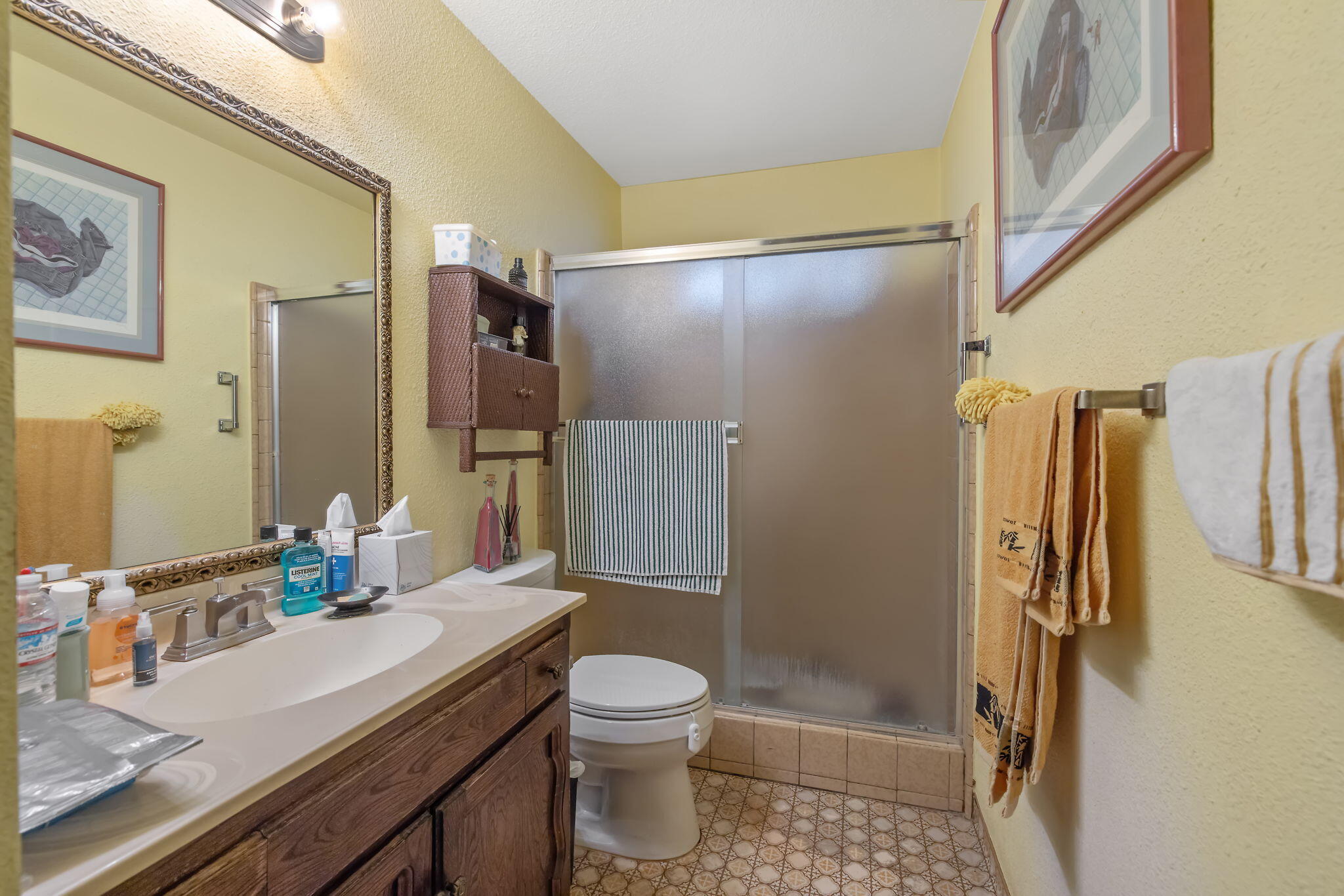 2636 S Conyer