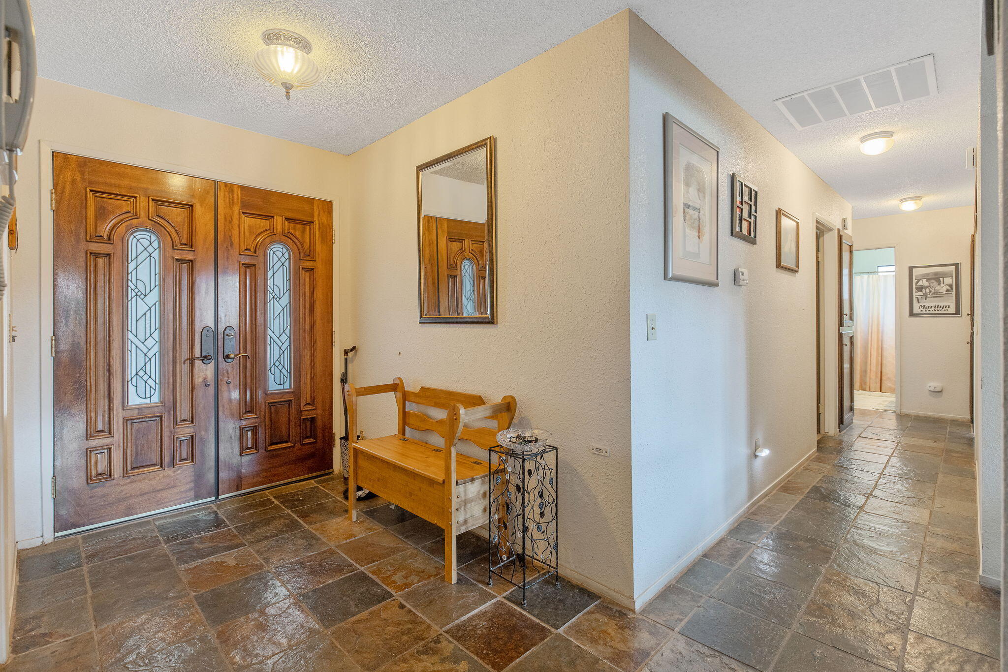 2636 S Conyer