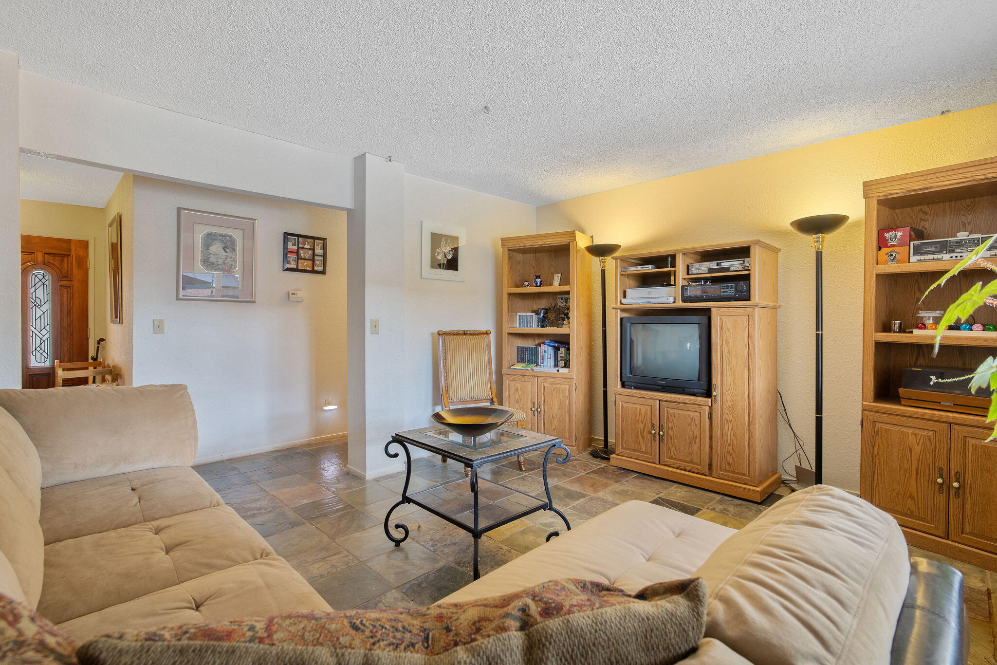 2636 S Conyer