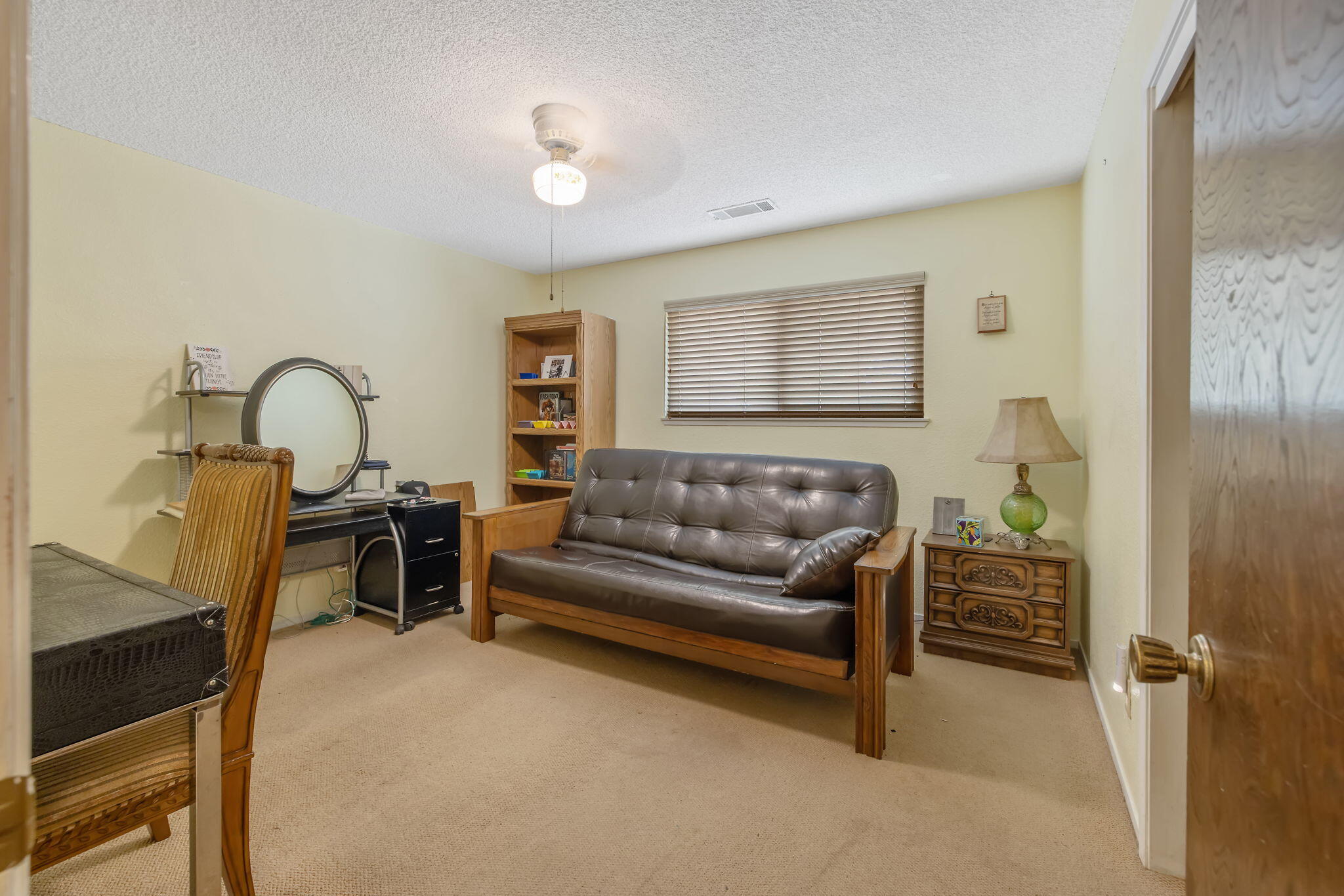 2636 S Conyer