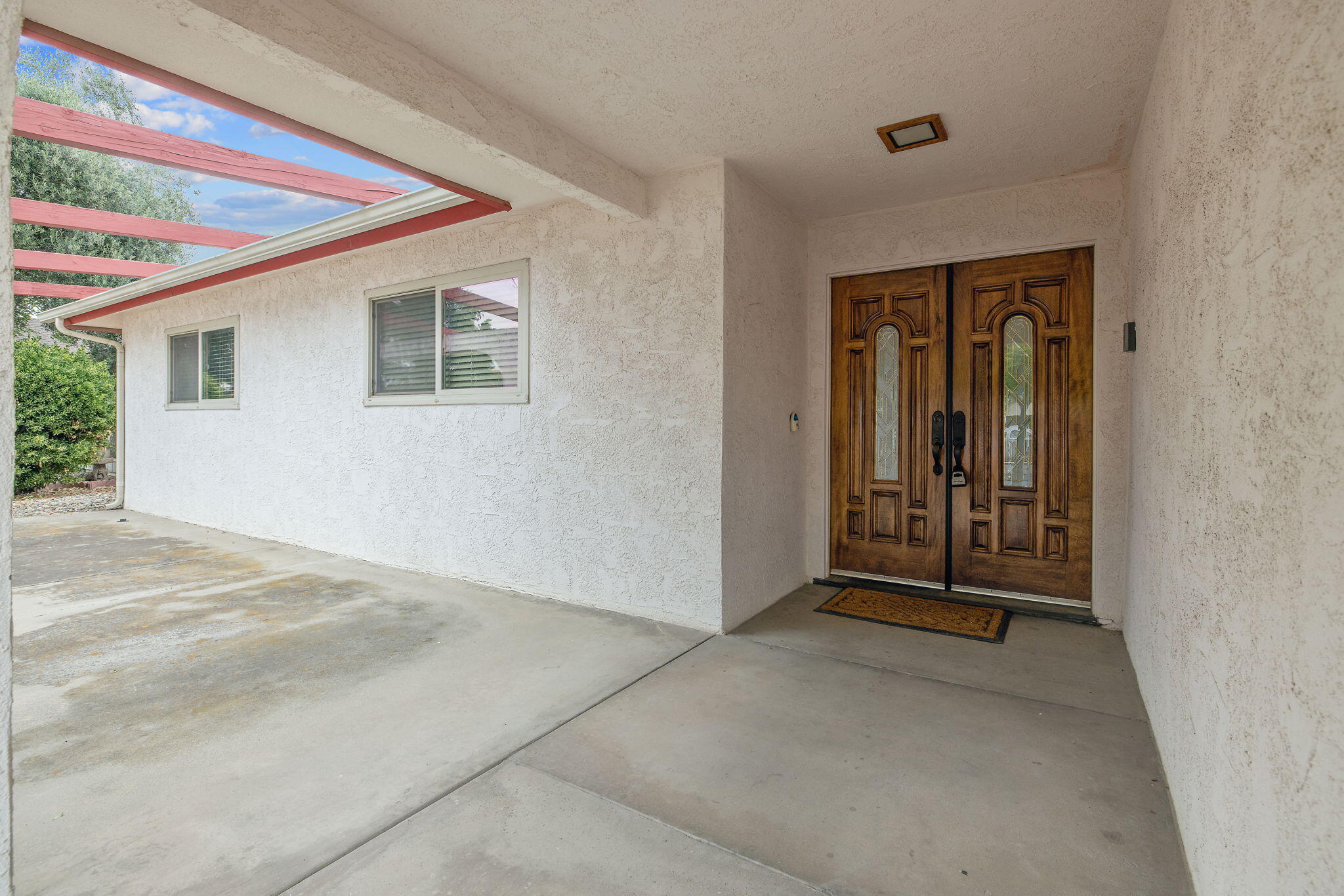 2636 S Conyer