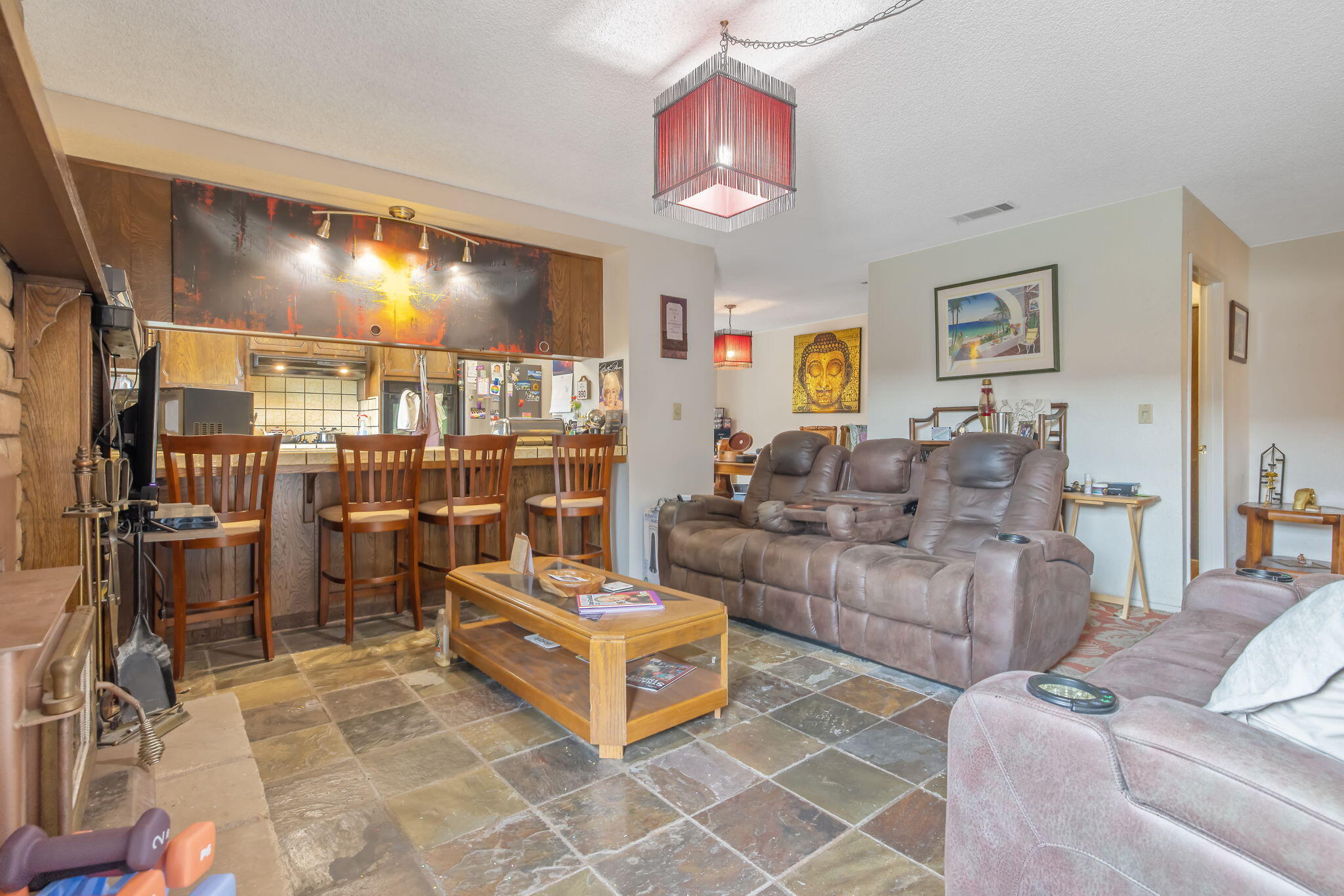 2636 S Conyer
