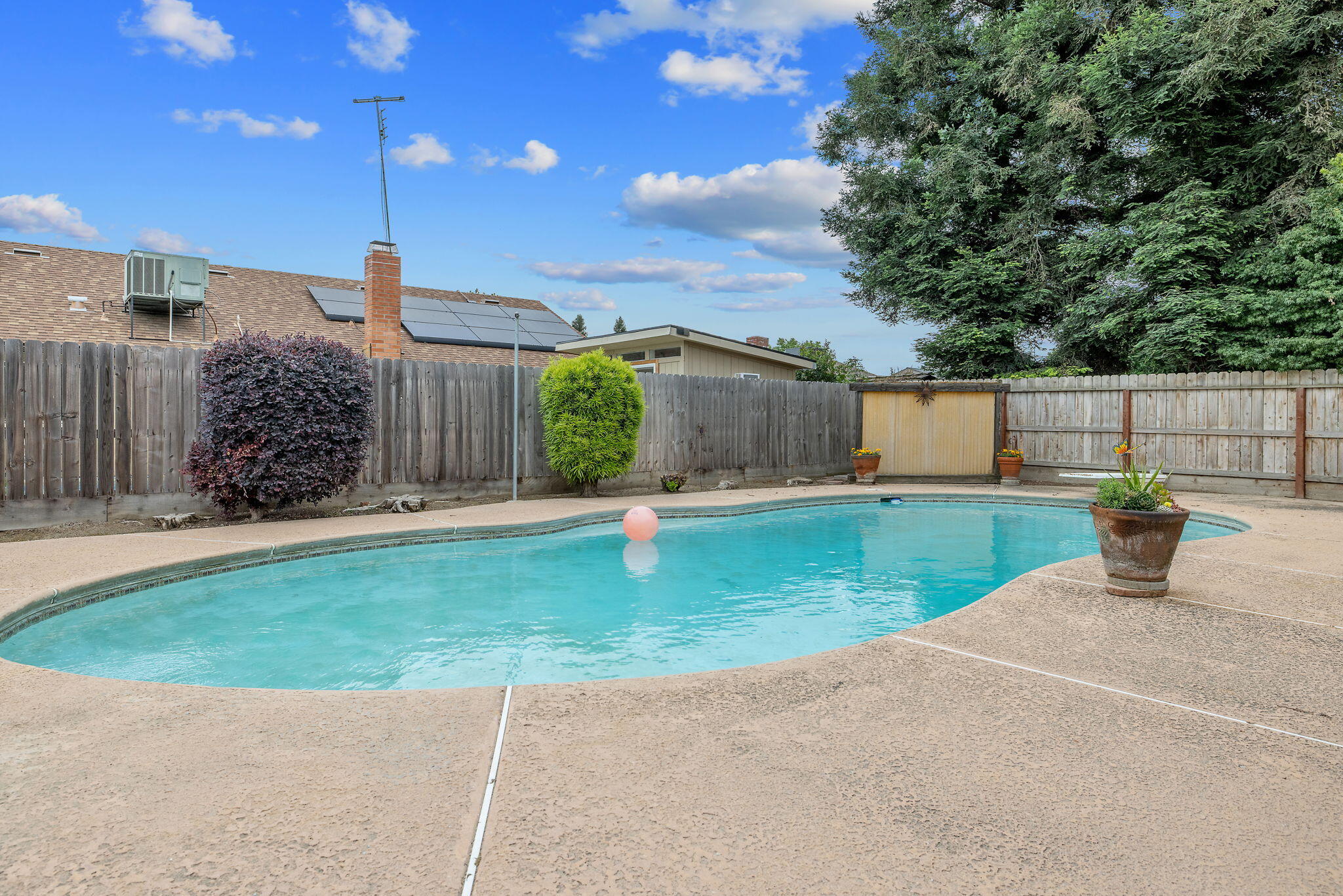 2636 S Conyer
