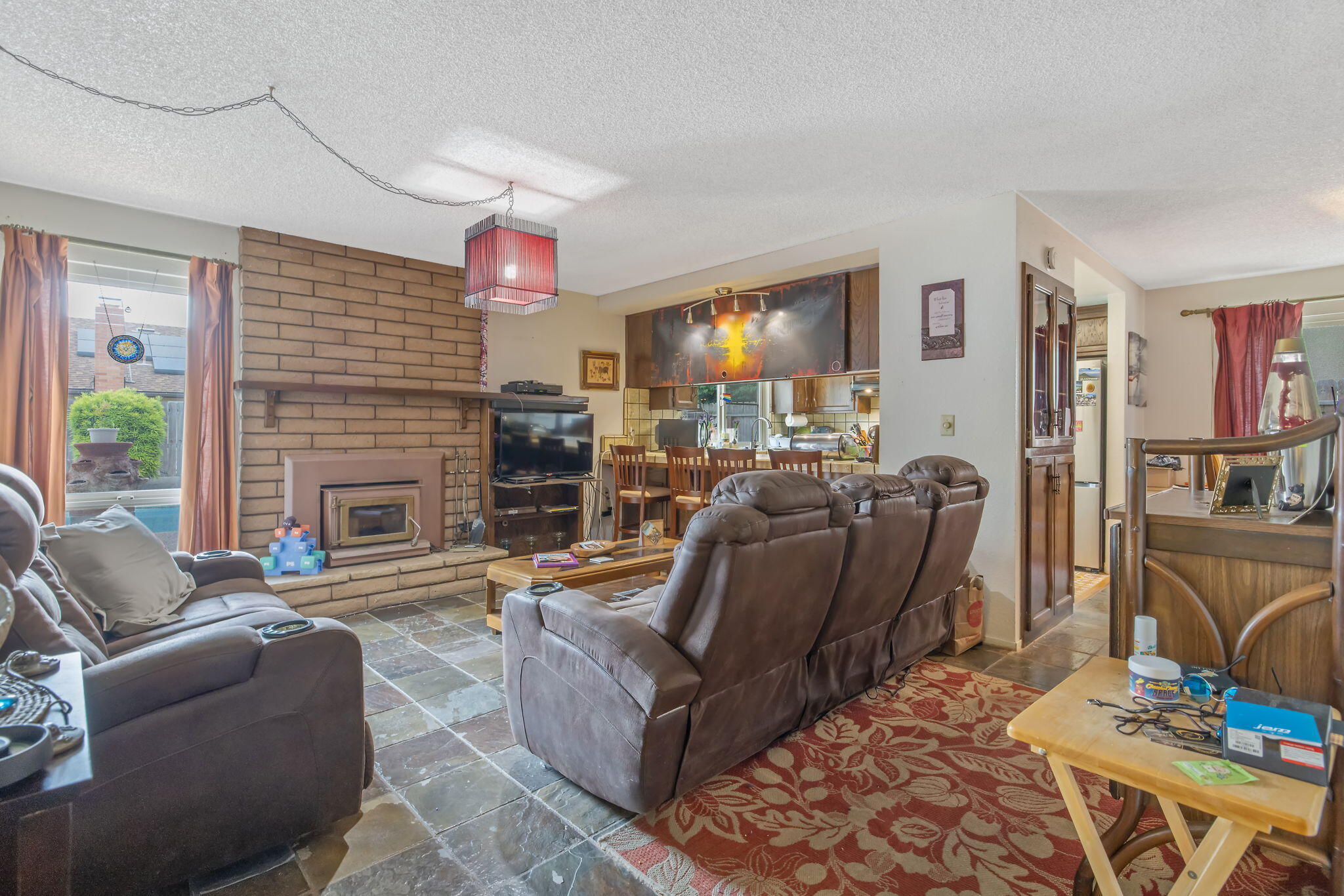 2636 S Conyer