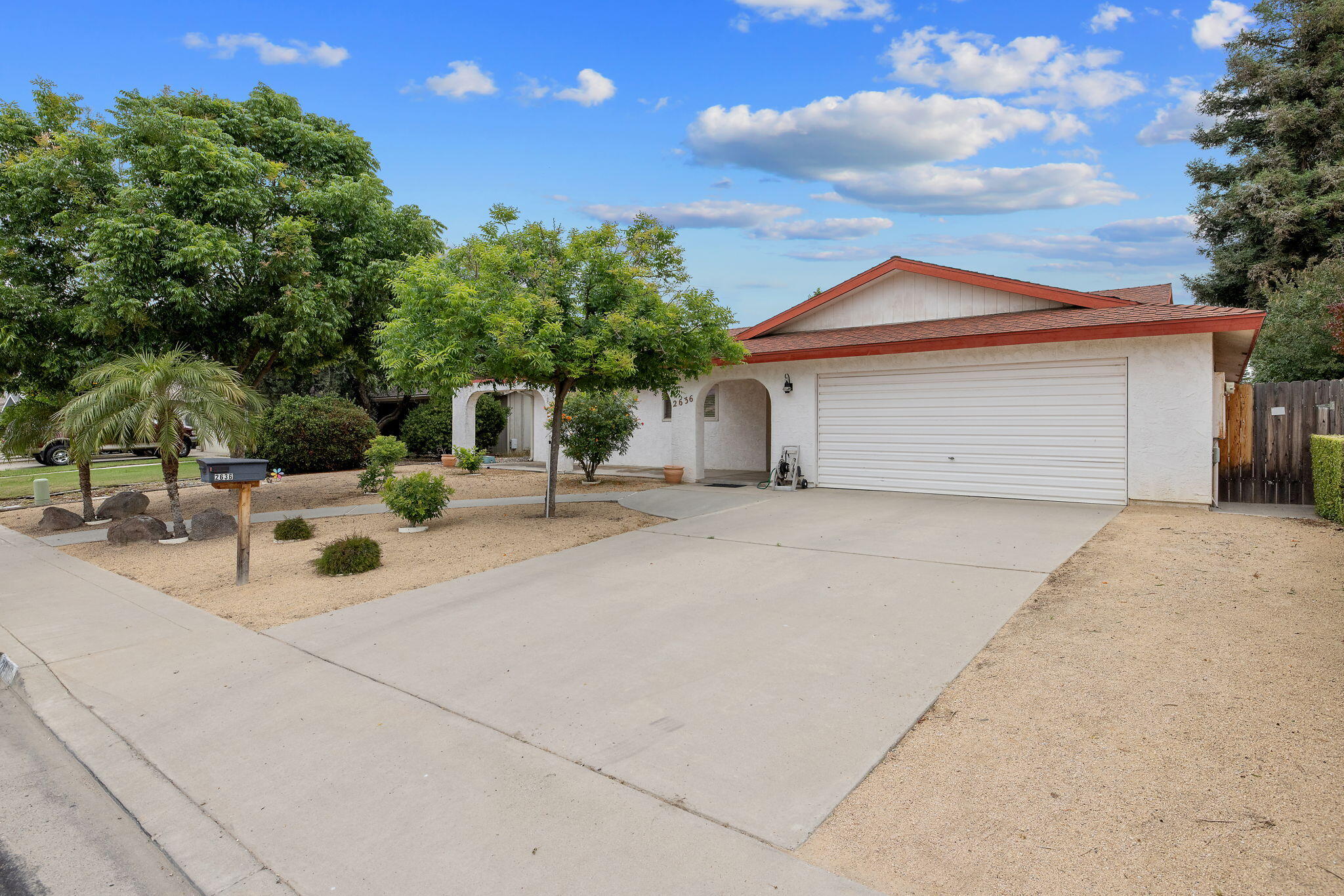 2636 S Conyer