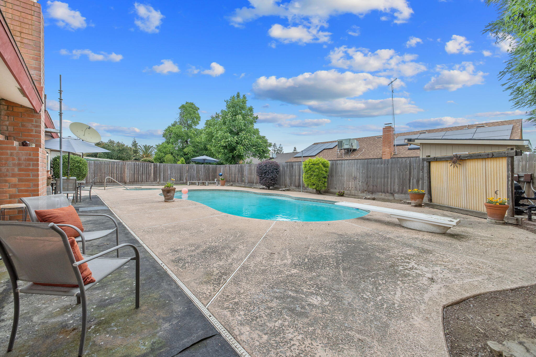 2636 S Conyer