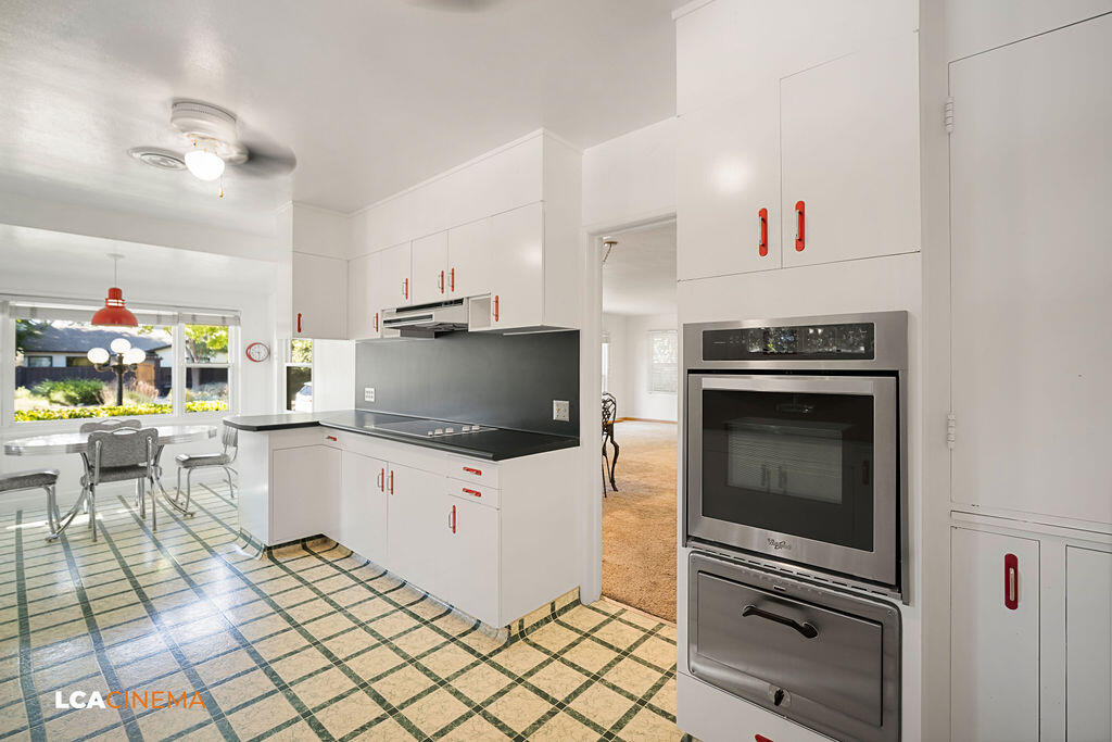1500 W College Avenue