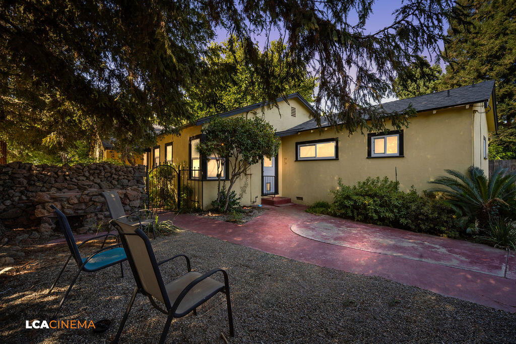 1500 W College Avenue