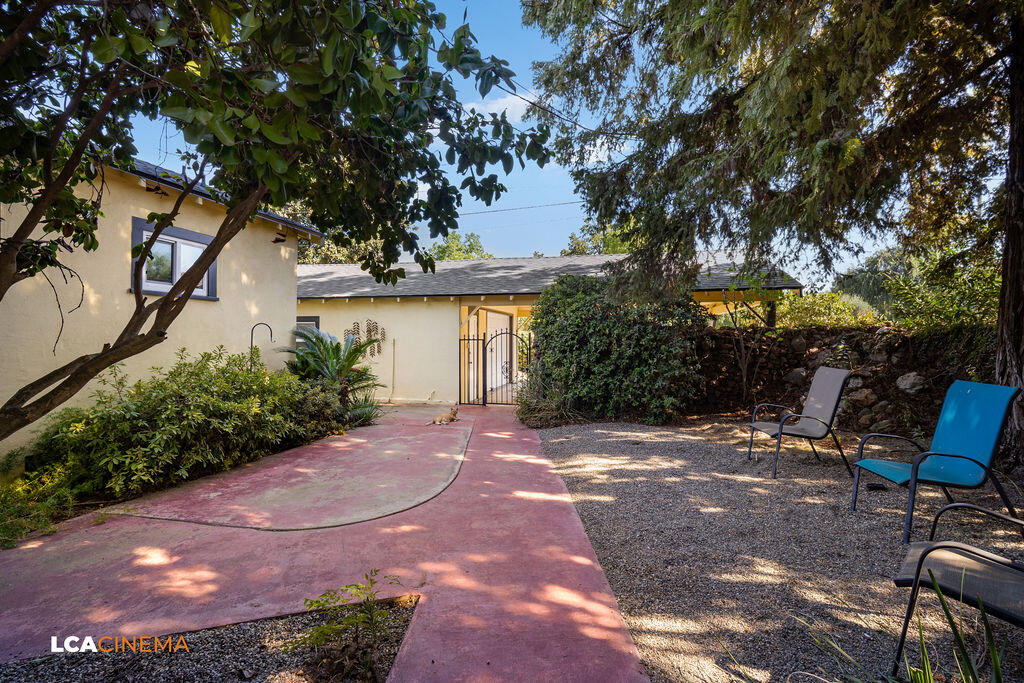 1500 W College Avenue