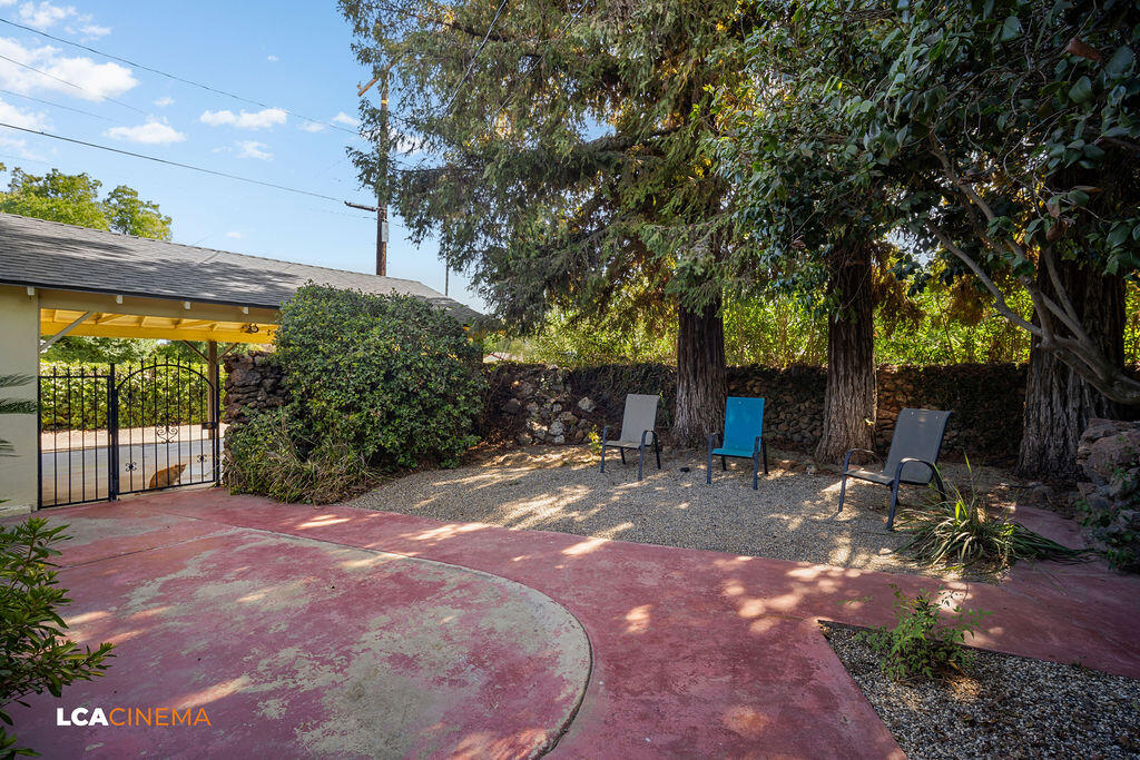 1500 W College Avenue